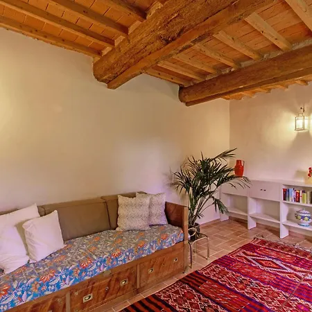 Con Piscina E Giardino - Lavanda Apartment