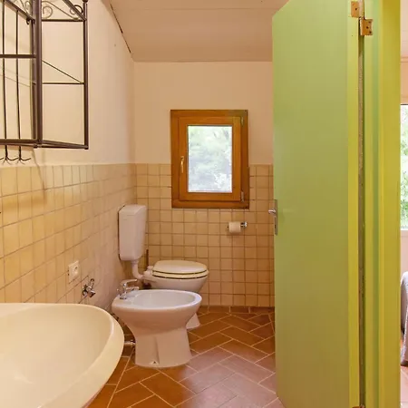 Con Piscina E Giardino - Lavanda