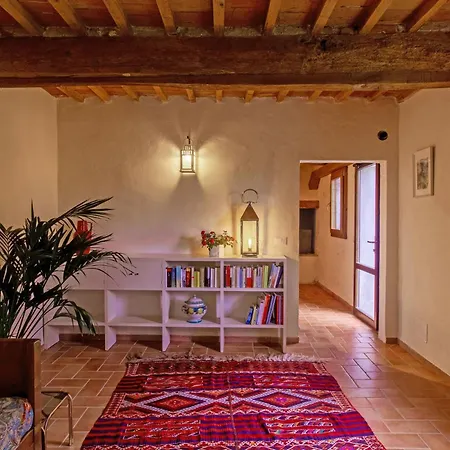 Apartment Con Piscina E Giardino - Lavanda Ghizzano