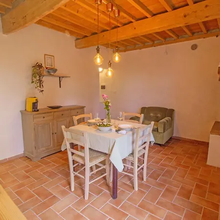 Apartment Con Piscina E Giardino - Lavanda Ghizzano