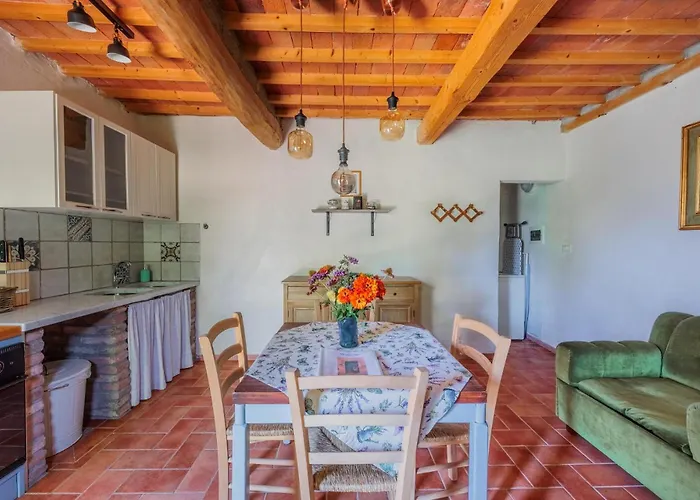 Con Piscina E Giardino - Lavanda Apartman *