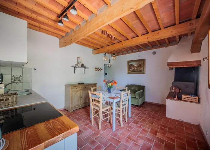Con Piscina E Giardino - Lavanda Apartman Ghizzano